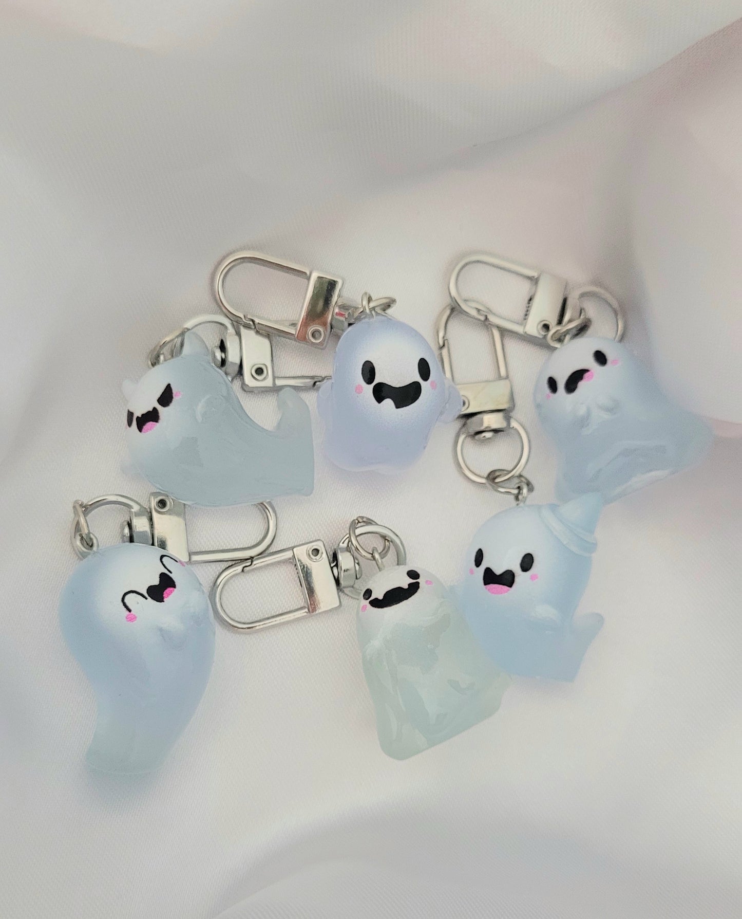 Glow-in-the-Dark Geister Anhänger – 6 Varianten